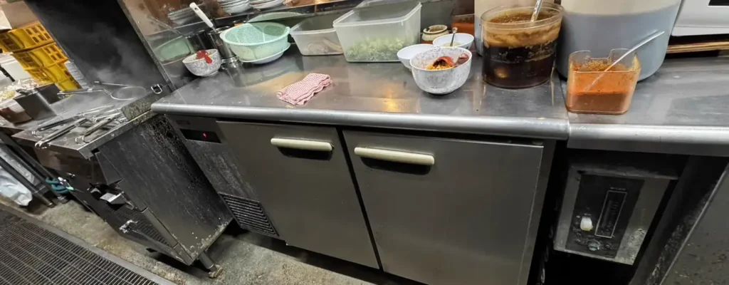 ラーメン屋さんの厨房